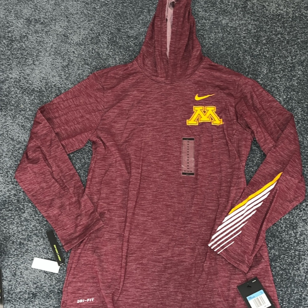 Minnesota long sleeve with hood